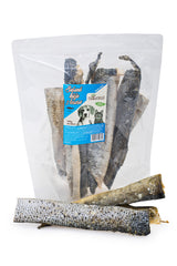 Pochoutka pro psy z lososí kůže, sušená, délka 25-30 cm, balení 150 g