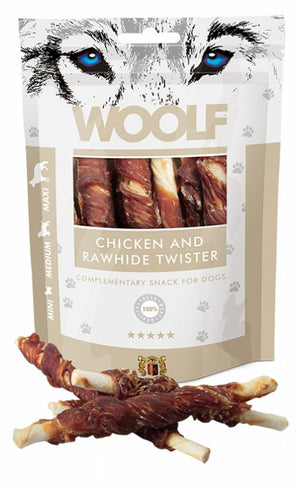 WOOLF pochoutka chicken and rawhide twister 100g - Měkké kuřecí pamlsky s kousky sušené kůže, podporující zdraví zubů a dásní.