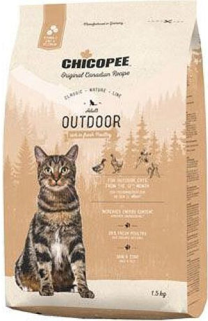 Chicopee Cat Adult Outdoor Poultry 1,5 kg – Krmivo pro dospělé kočky žijící venku s drůbežím masem, balení 1,5 kg.