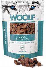 WOOLF pochoutka duck chunkies 100g - Kachní pamlsky pro psy, podporující zdraví srdce a kloubů díky kvalitnímu bílkovinnému zdroji.