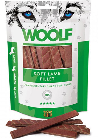 WOOLF pochoutka soft lamb fillet 100g - Měkké pamlsky z jehněčího filé, ideální pro zlepšení trávení a udržení zdraví srsti.
