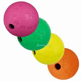 Hračka pes Míč s otvorem na krmivo 11cm 1ks – Míč s otvorem na pamlsky pro psy, 11 cm.
