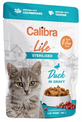 Calibra Cat Life kapsa Sterilised Duck in Gravy 85g – Kapsička pro sterilizované kočky s kachnou v omáčce, balení 85 g.