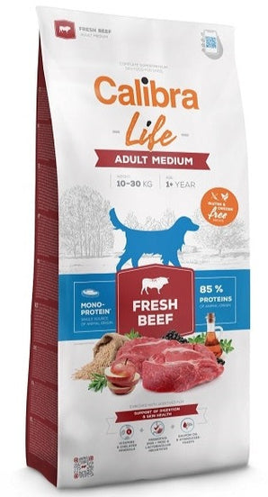 Calibra Dog Life Adult Medium Fresh Beef 2,5kg – Krmivo pro dospělé psy středních plemen s čerstvým hovězím, balení 2,5 kg.