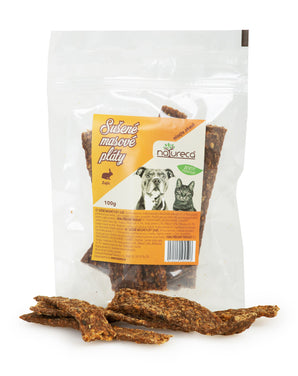 Pochoutka pro psy Natureca Masové pláty Zajíc 100g, přírodní sušené maso z králíka, zdravá odměna pro domácí mazlíčky.